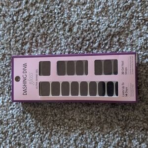 Dashing Diva Gloss Ultra Shine Gel Nail Strips in "Fig Pop"